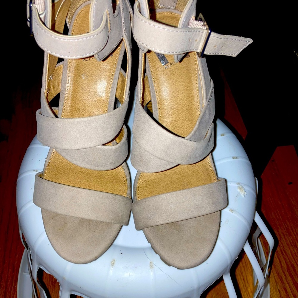 Report heels